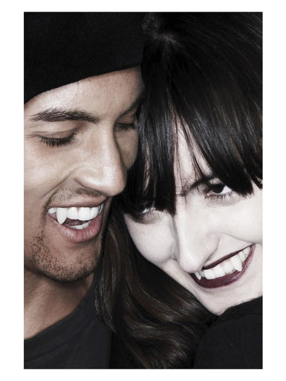 Scarecrow Deluxe Classic Vampire Fangs, White - Adult Weekender